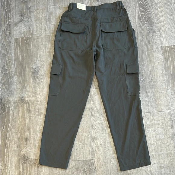 Women Cargo pants  mid rise ankle length - Picture 3 of 4